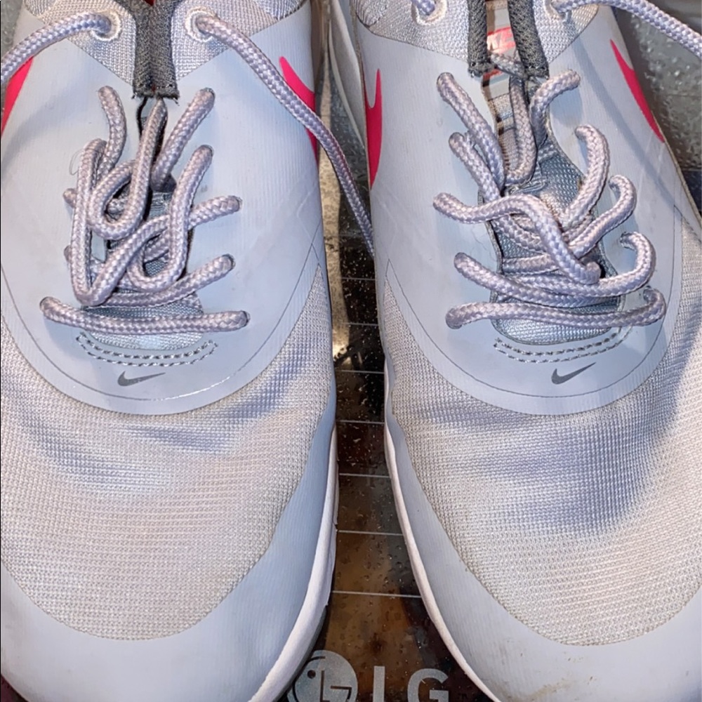 Nikes - Picture 2 of 3